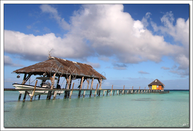 40D11530 cs cadre2.jpg - Fakarava - ponton de la pension Havaiki